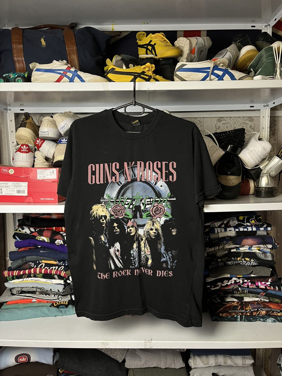 Band Tees Vintage Guns N Roses Tour Reprint Band T-Shirt Size US M / EU 48-50 / 2 - 1 Thumbnail