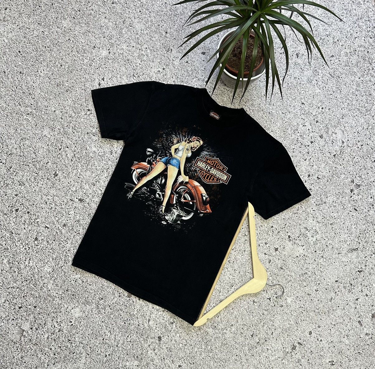 Band Tees × Harley Davidson × Vintage Vintage 2011 Harley Davidson Sex Woman Wash Bike Y2K T-Shirt Size US L / EU 52-54 / 3 - 1 Thumbnail