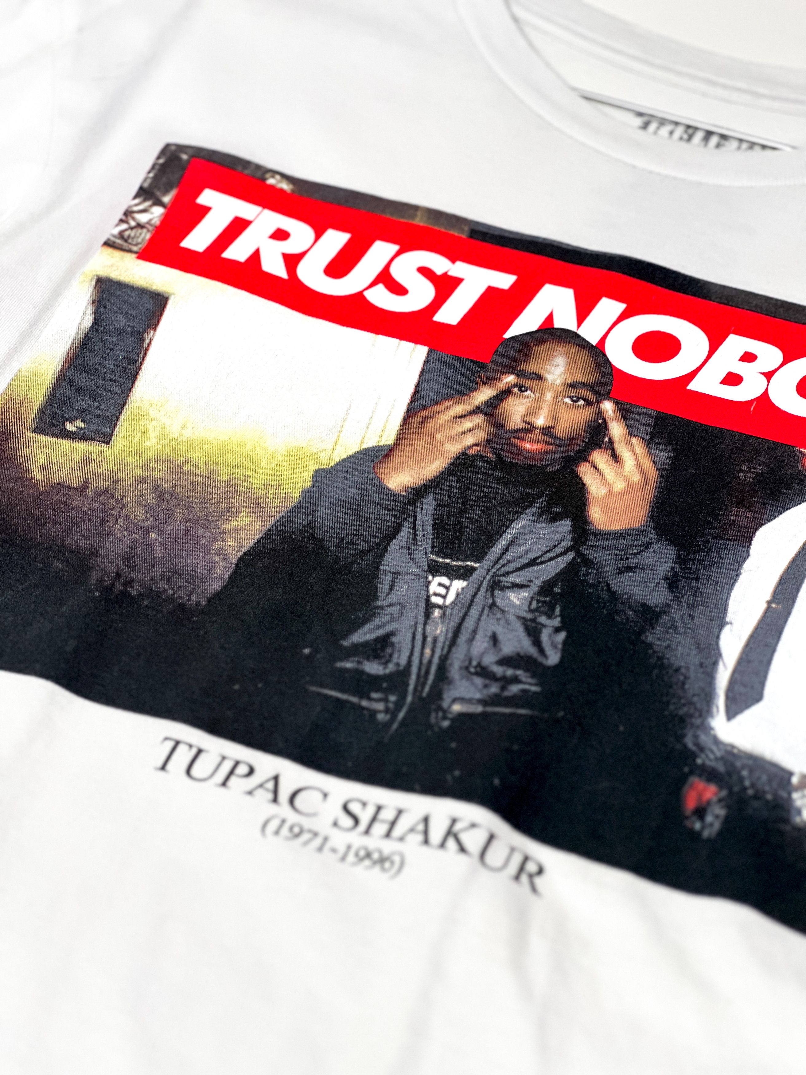 Rap Tees TuPac Merch 2014 t-shirt Size US L / EU 52-54 / 3 - 5 Thumbnail