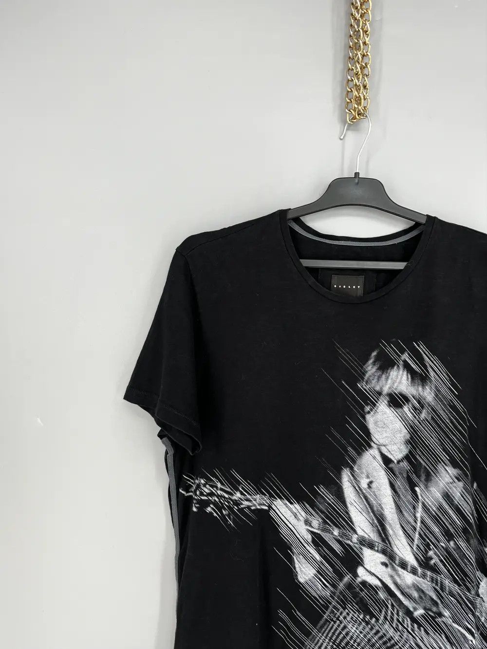 Band Tees Vintage Y2K SISLEY BLACK T-Shirts Size US L / EU 52-54 / 3 - 4 Thumbnail