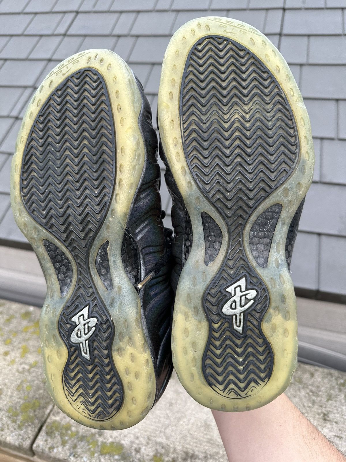 Nike × Vintage Very rare 2015 Nike Air Foamposite Hologram basketball drill Size US 9.5 / EU 42-43 - 8 Thumbnail