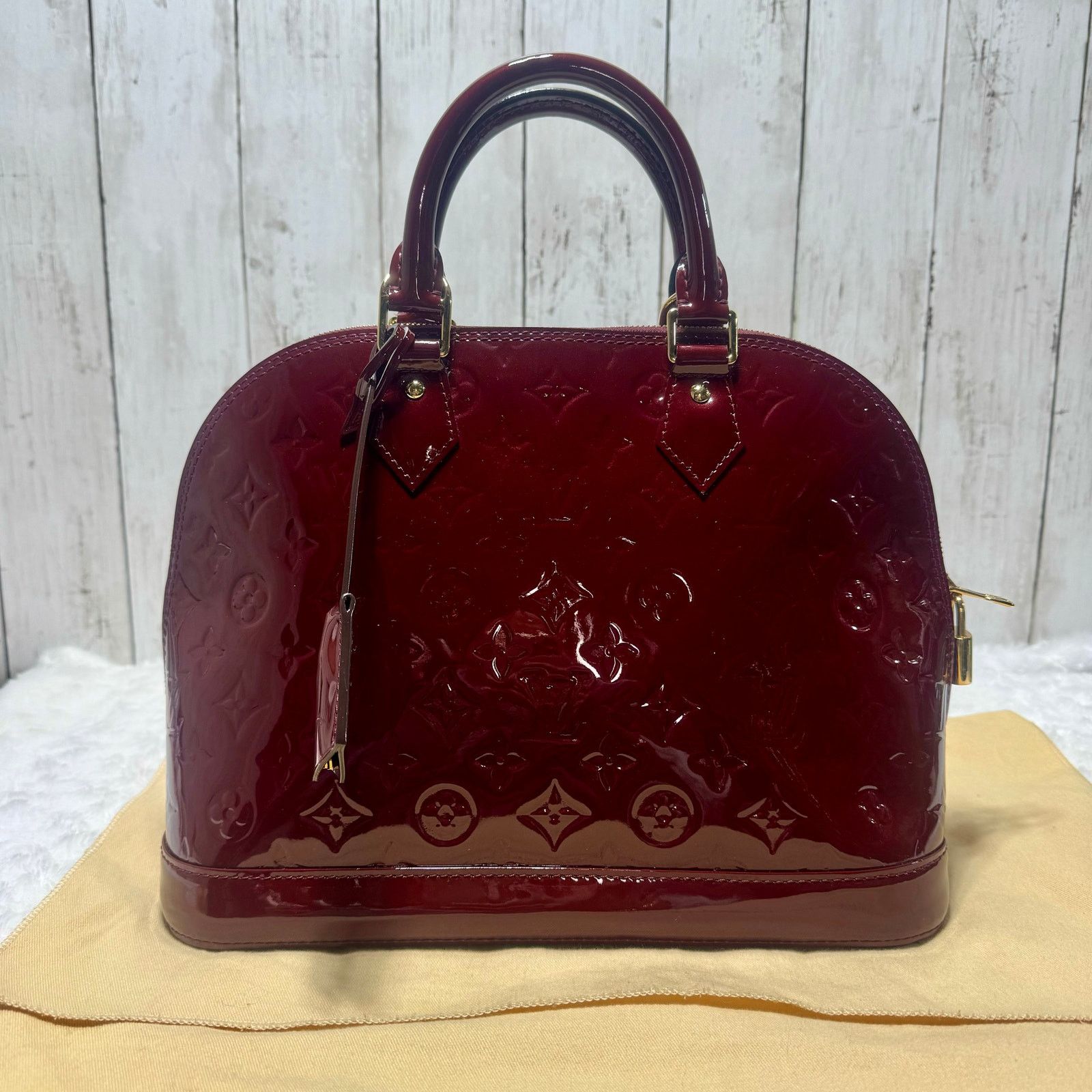 Louis Vuitton Authentic Louis Vuitton Alma Handbag Monogram Vernis SN4114 Size ONE SIZE - 1 Thumbnail