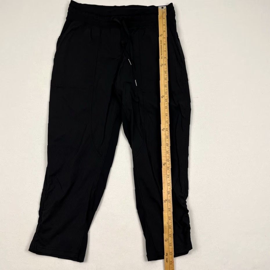 Lululemon Lululemon Dance Studio Cropped Pants Womens 8 Black 24" Inseam Mid Rise Athleisure Slimming Pockets Easy Care Breathable Relaxed Size 30" / US 8 / IT 44 - 6 Thumbnail