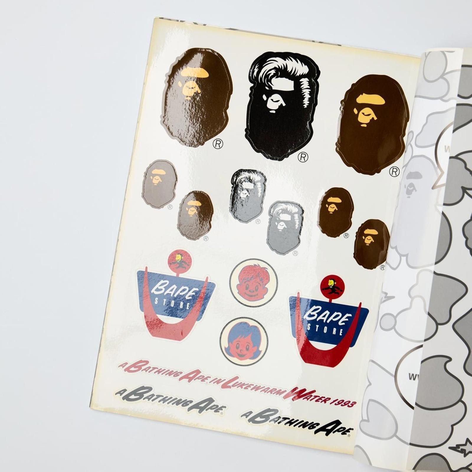Bape A Bathing Ape 2008 SS Collection e-Mook Magazine Size ONE SIZE - 3 Thumbnail