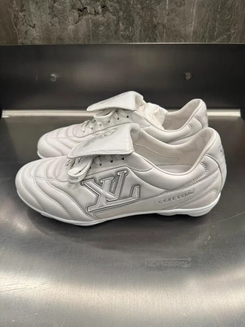 Louis Vuitton Louis Vuitton Low-top Soccer Shoes Casual Lifestyle Shoes Size US 9 / EU 42 - 2 Thumbnail