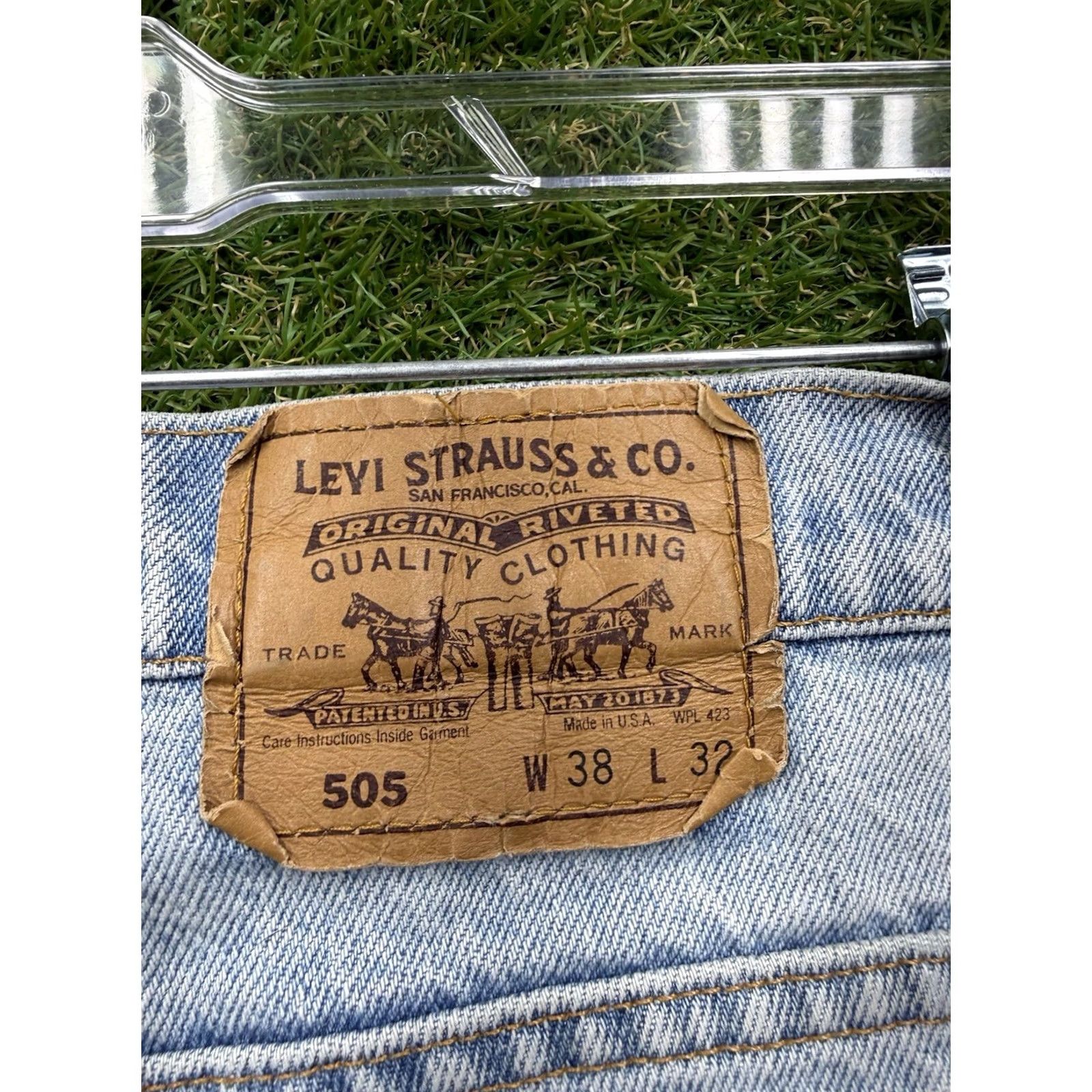 Levi's VINTAGE Levi's 505 Jeans Mens 38x32 Straight Orange Tab 90s USA Made Light Wash Blue Denim Jeans Mens DF Size US 38 / EU 54 - 3 Thumbnail