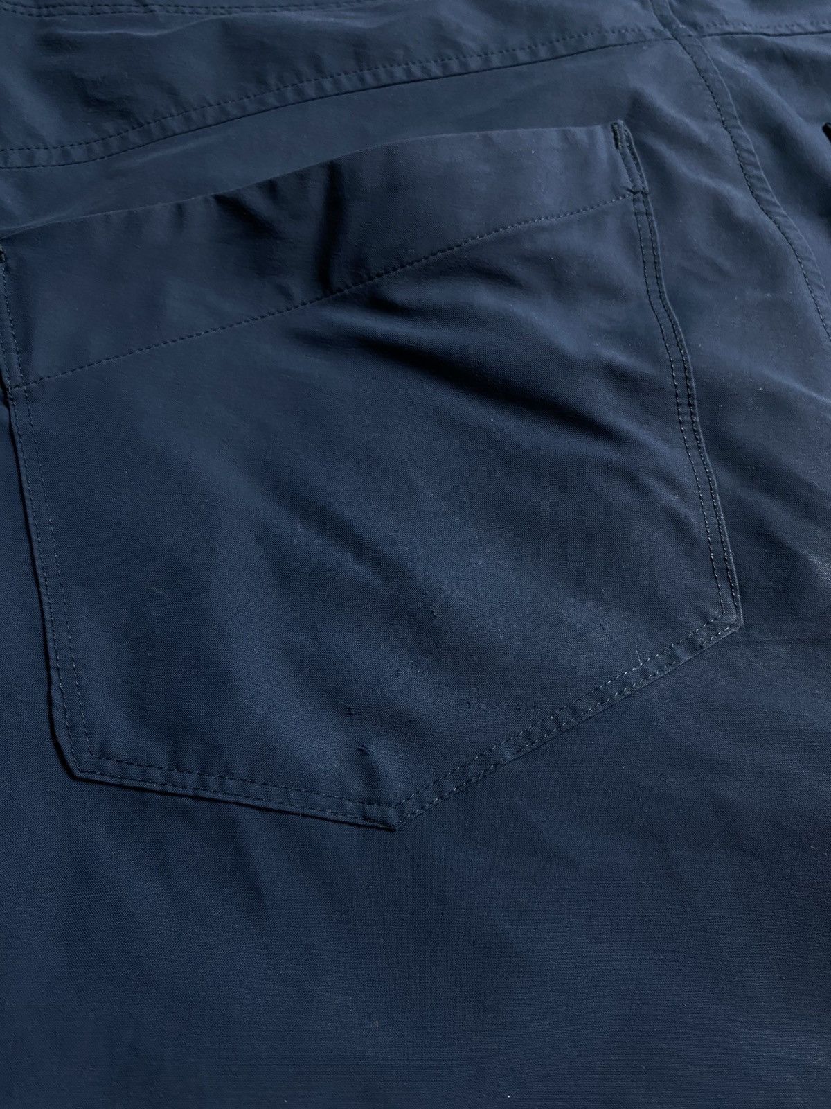 Arc'teryx Arcteryx Logo Cargo Shorts Size US 34 / EU 50 - 9 Thumbnail