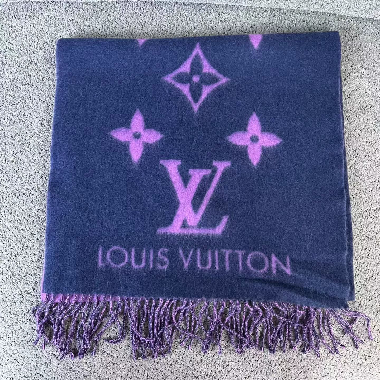 Louis Vuitton Louis Vuitton Retro Purple Hoodie Men Size US M / EU 48-50 / 2 - 1 Thumbnail
