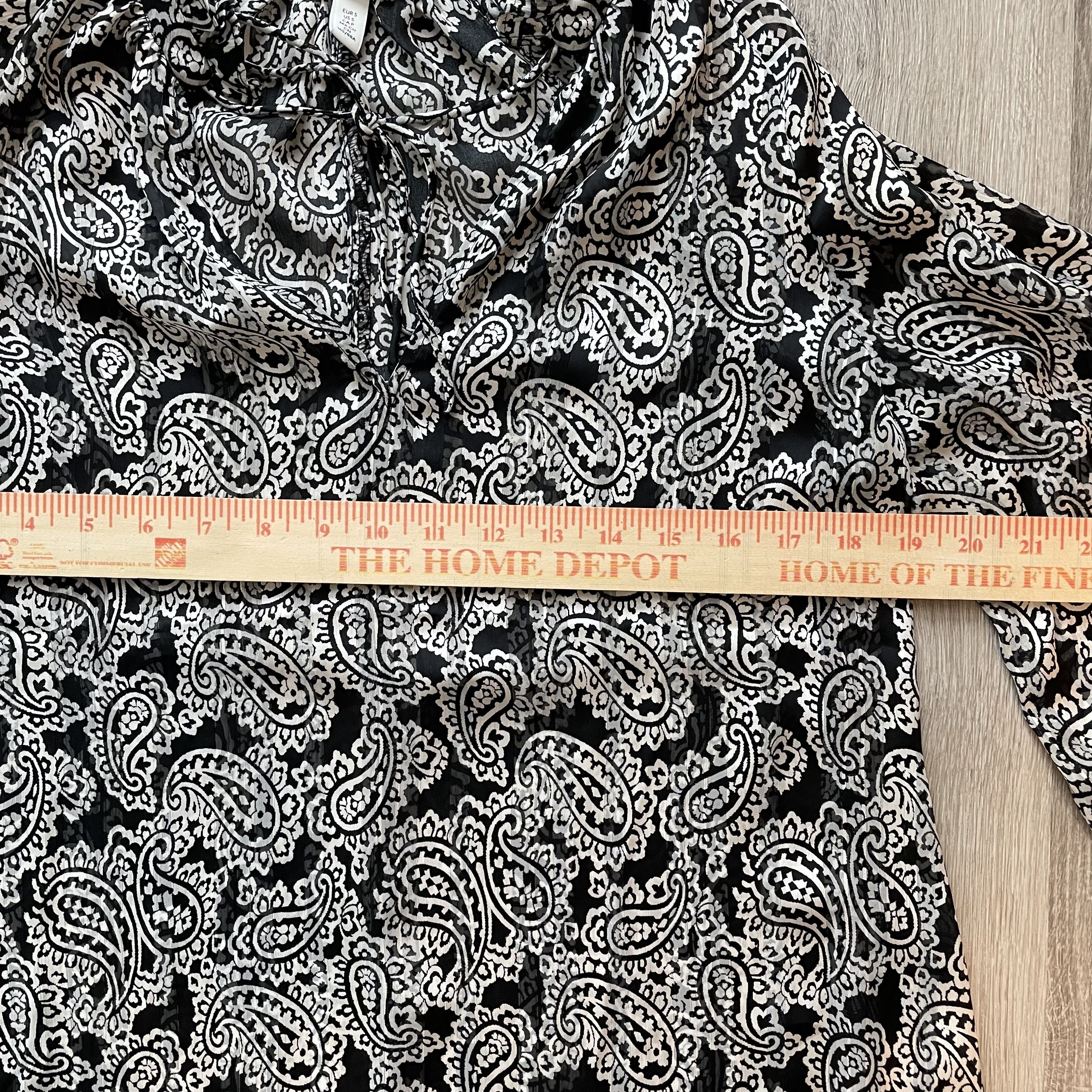 H&M H&M Paisley Ruffle Tie V-Neck Blouse Black White Size S Size S / US 4 / IT 40 - 8 Thumbnail