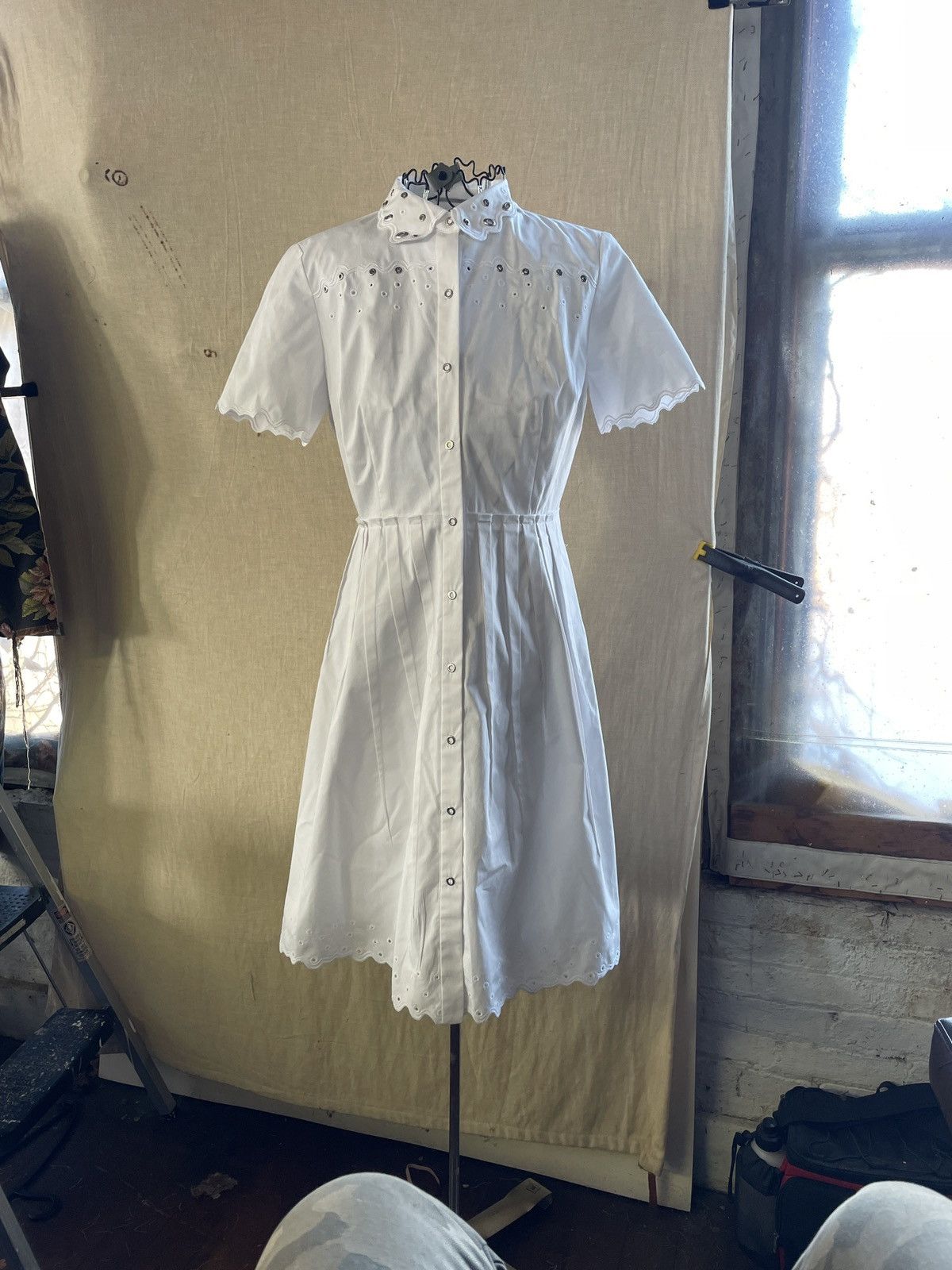 Elie Tahari Elie Tahari shirt dress with rivet and embroidered details Size S / US 4 / IT 40 - 1 Thumbnail
