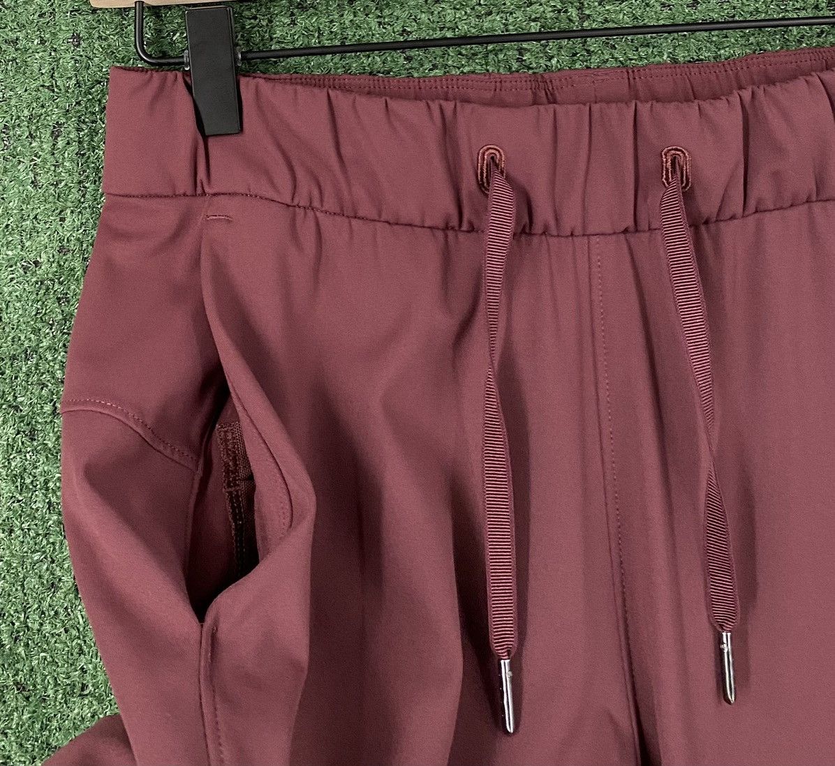 Lululemon Lululemon On The Fly Misty Merlot Jogger Pants Womens Size 4 Size 27" / US 4 / IT 40 - 3 Thumbnail
