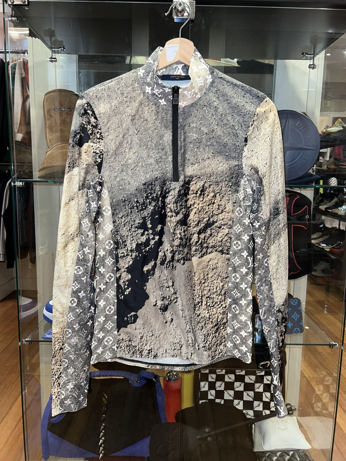 Louis Vuitton Louis Vuitton Reflective Monogram Crater Print Quarter Zip Size US M / EU 48-50 / 2 - 2 Thumbnail