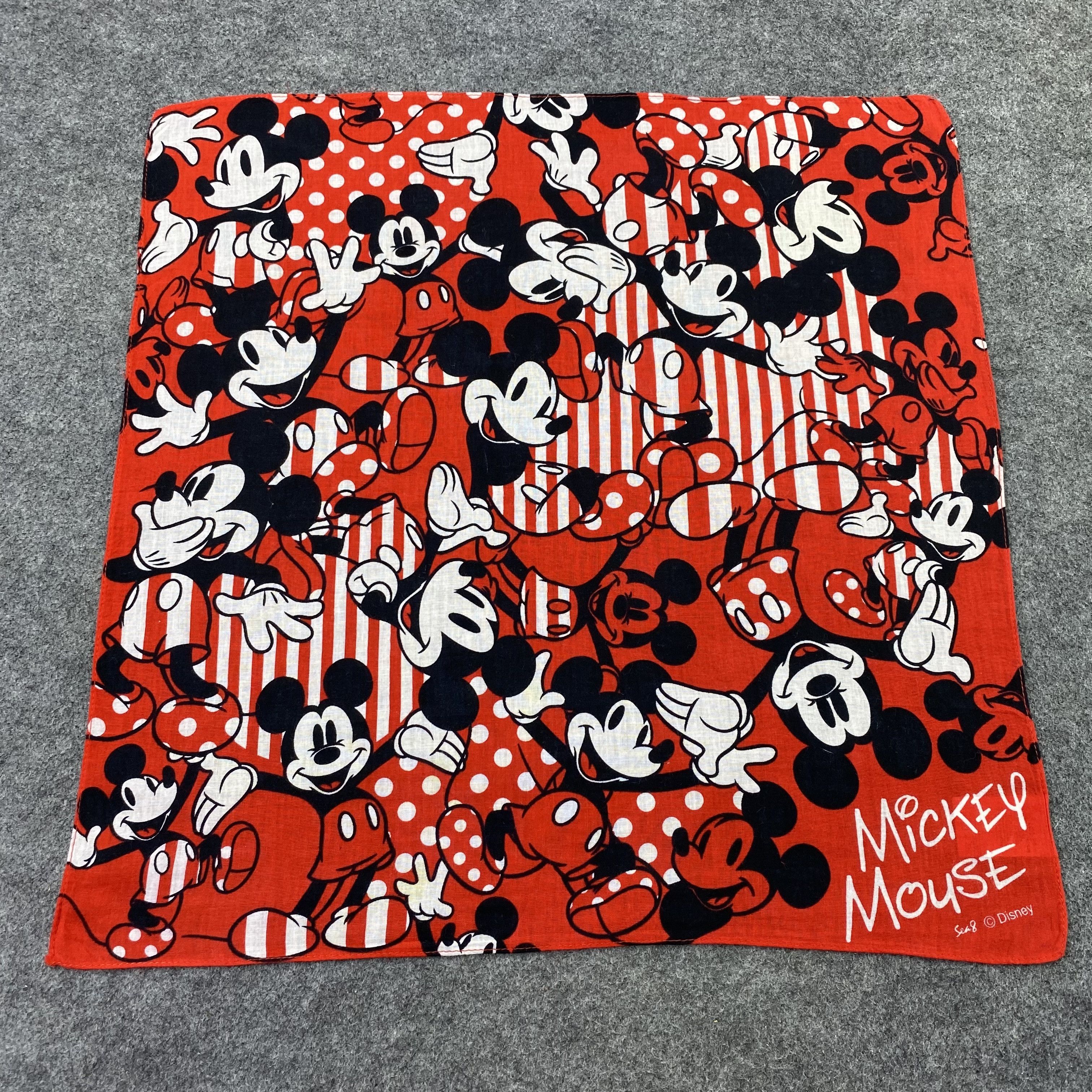 Anime Disney Handkerchief Cartoon Mickey mouse-B1417 Size ONE SIZE - 1 Thumbnail