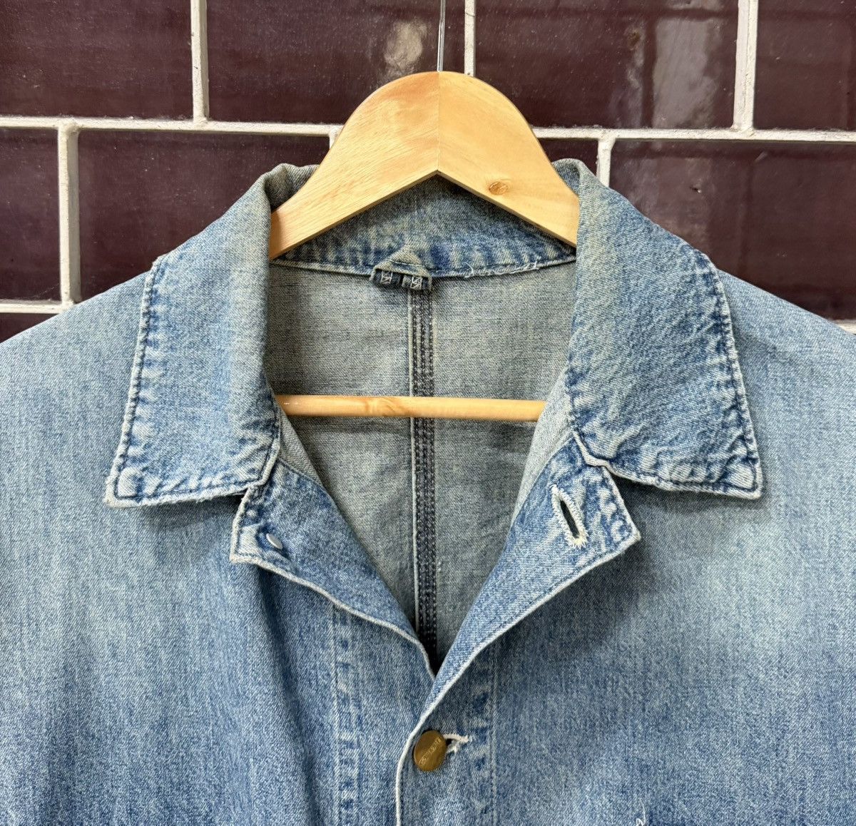 Carhartt VTG Carhartt Denim Chore Jacket Faded Distressed Workwear Size US L / EU 52-54 / 3 - 16 Thumbnail