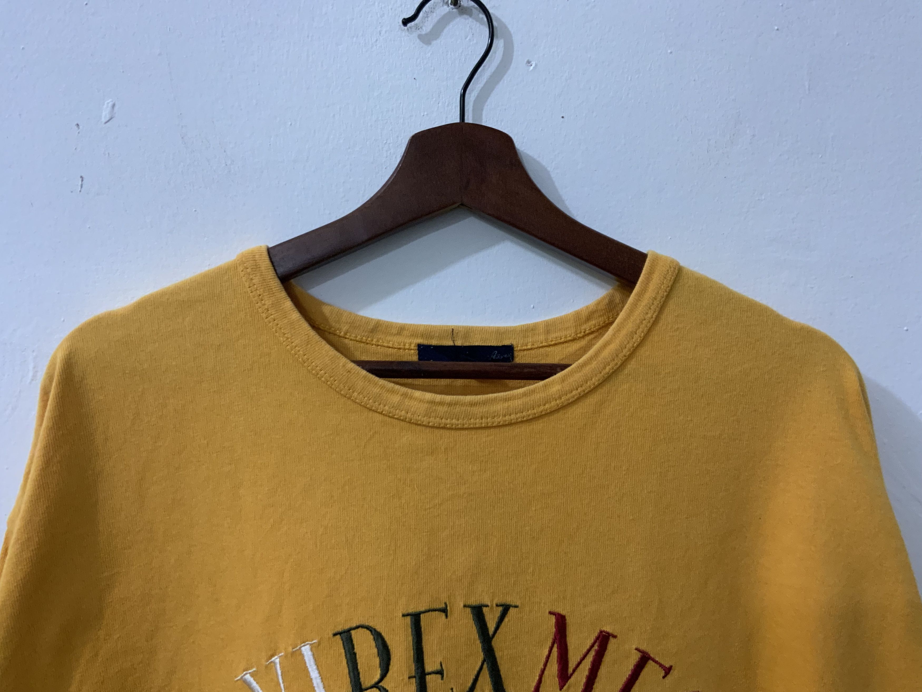 Avirex Avirex MFG Yellow Embroidered with chest pocket Tee Size US M / EU 48-50 / 2 - 3 Thumbnail