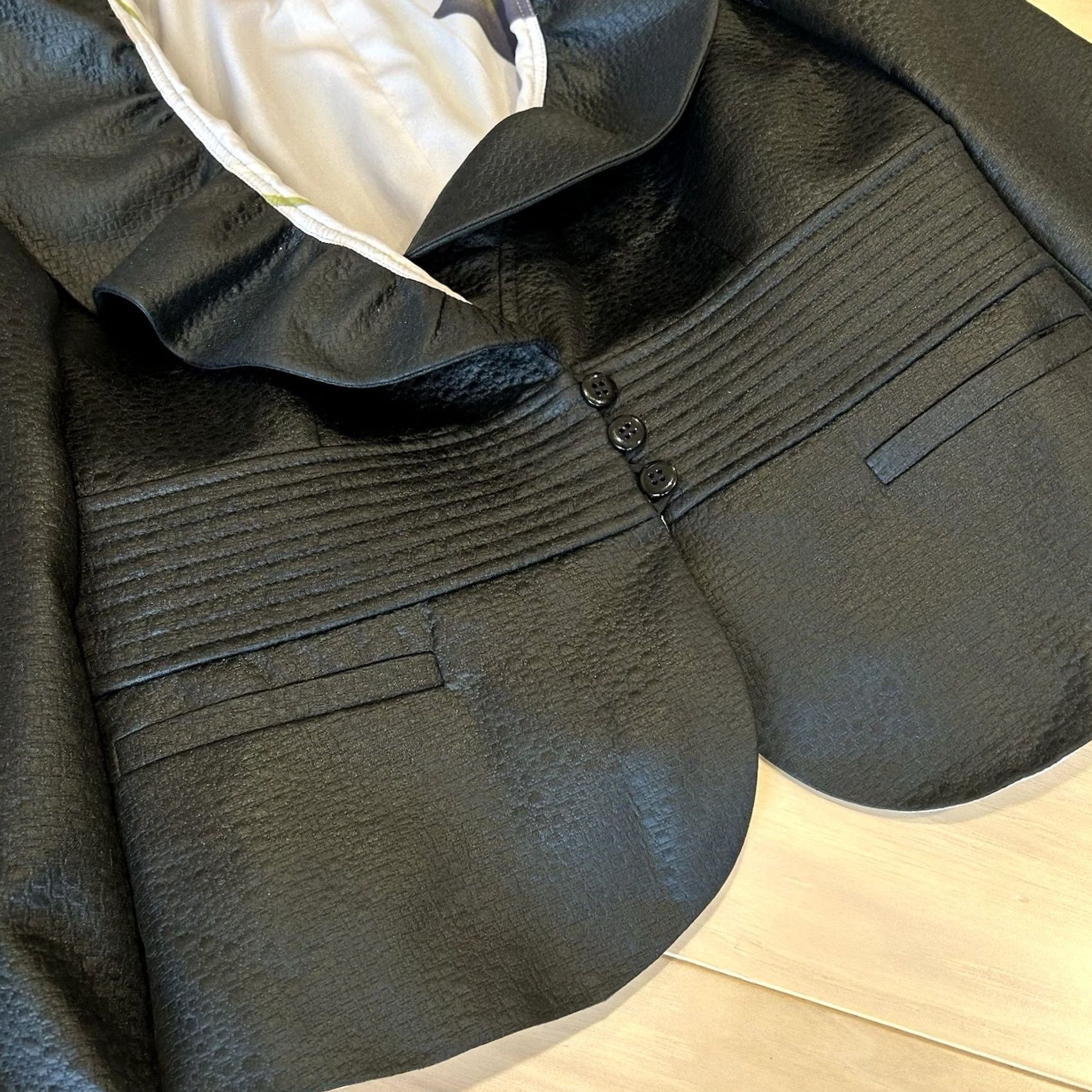 Armani Armani Collezioni Faux Leather Blazer Italy Made Women’s 6 Antinea SRL VArmani Size M / US 6-8 / IT 42-44 - 2 Thumbnail