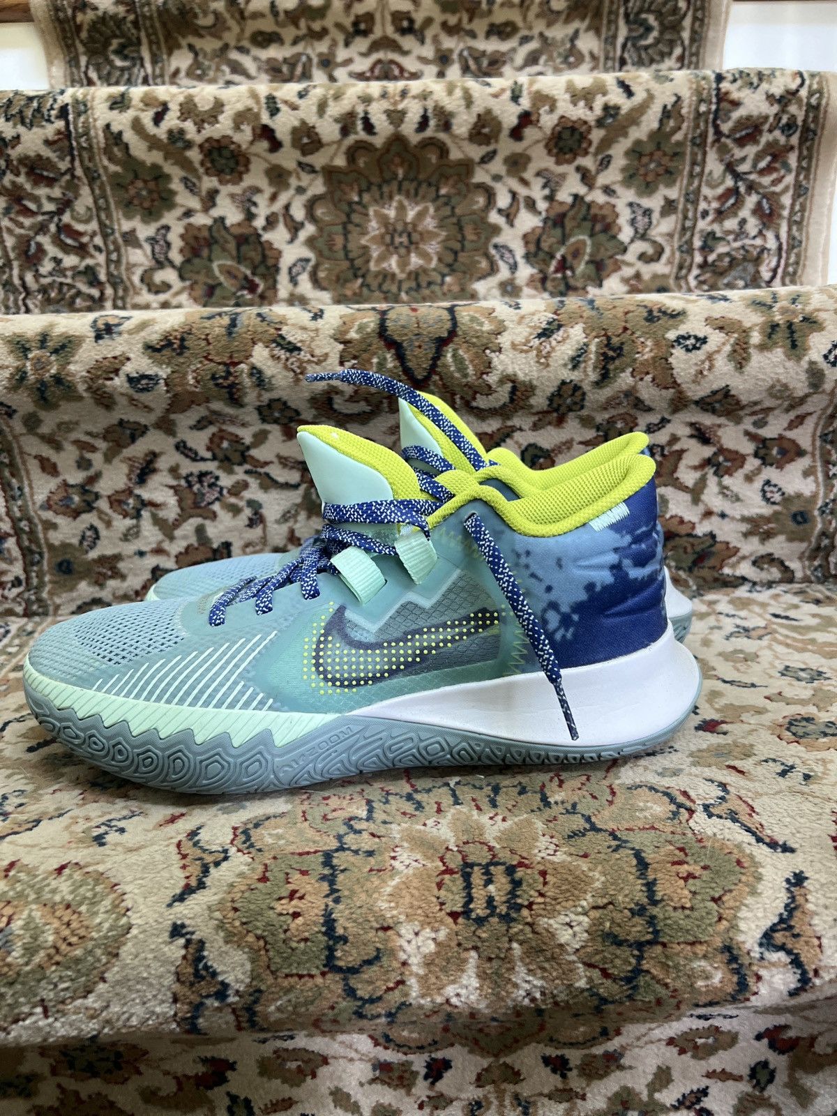 Nike Rare Kyrie 5 Size US 7.5 / EU 40-41 - 8 Thumbnail