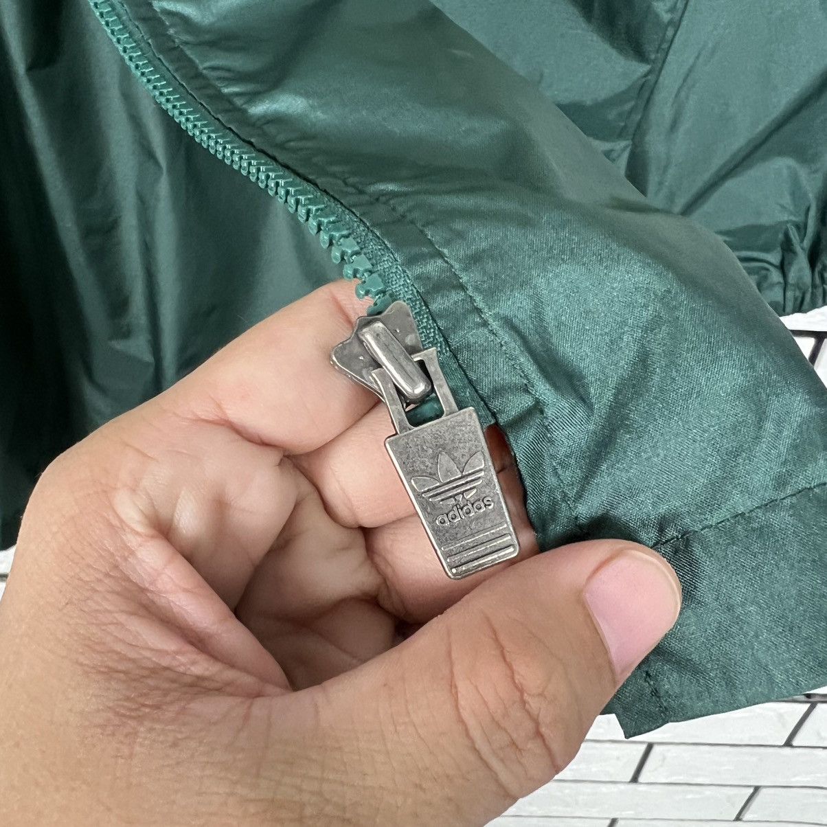 Adidas Vintage ADIDAS Trefoil Big Logo Nylon Jacket #4288-C195 Size US M / EU 48-50 / 2 - 15 Thumbnail