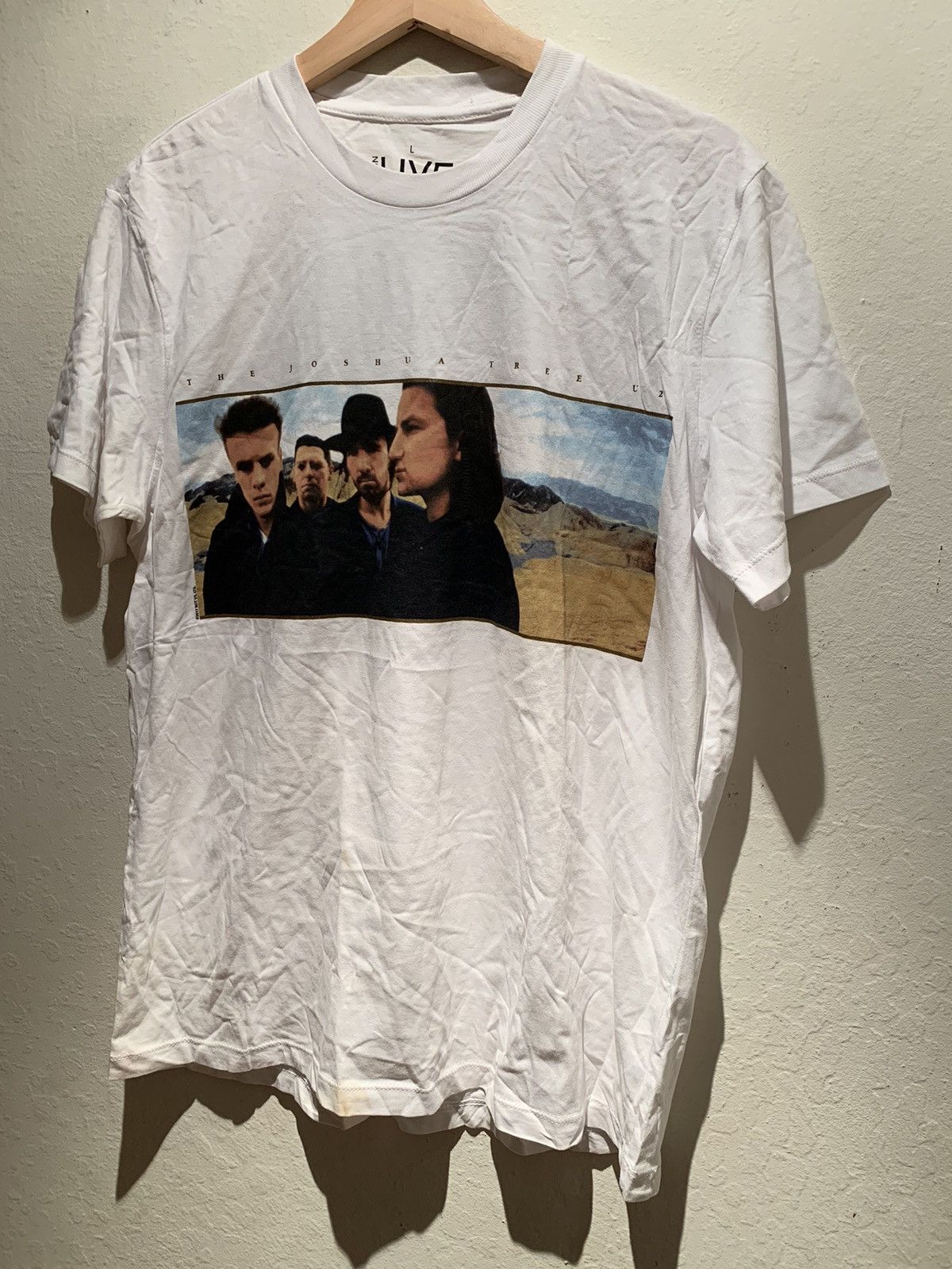 Band Tees *RARE* U2 Joshua Tree Tour Band T-Shirt Size US L / EU 52-54 / 3 - 1 Thumbnail