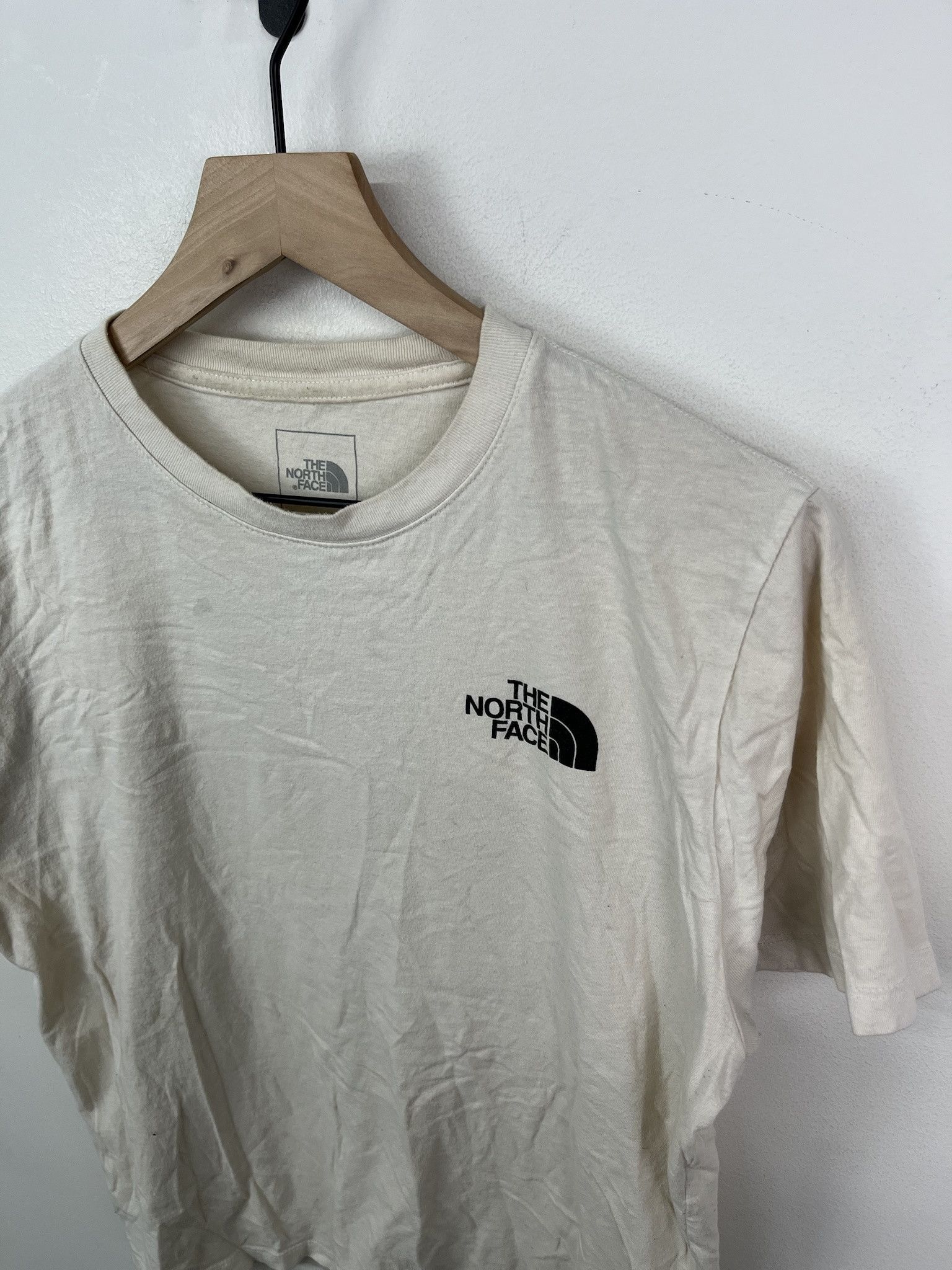 The North Face Vintage The North Face Wolf Logo T Shirt Size M Size US M / EU 48-50 / 2 - 1 Thumbnail