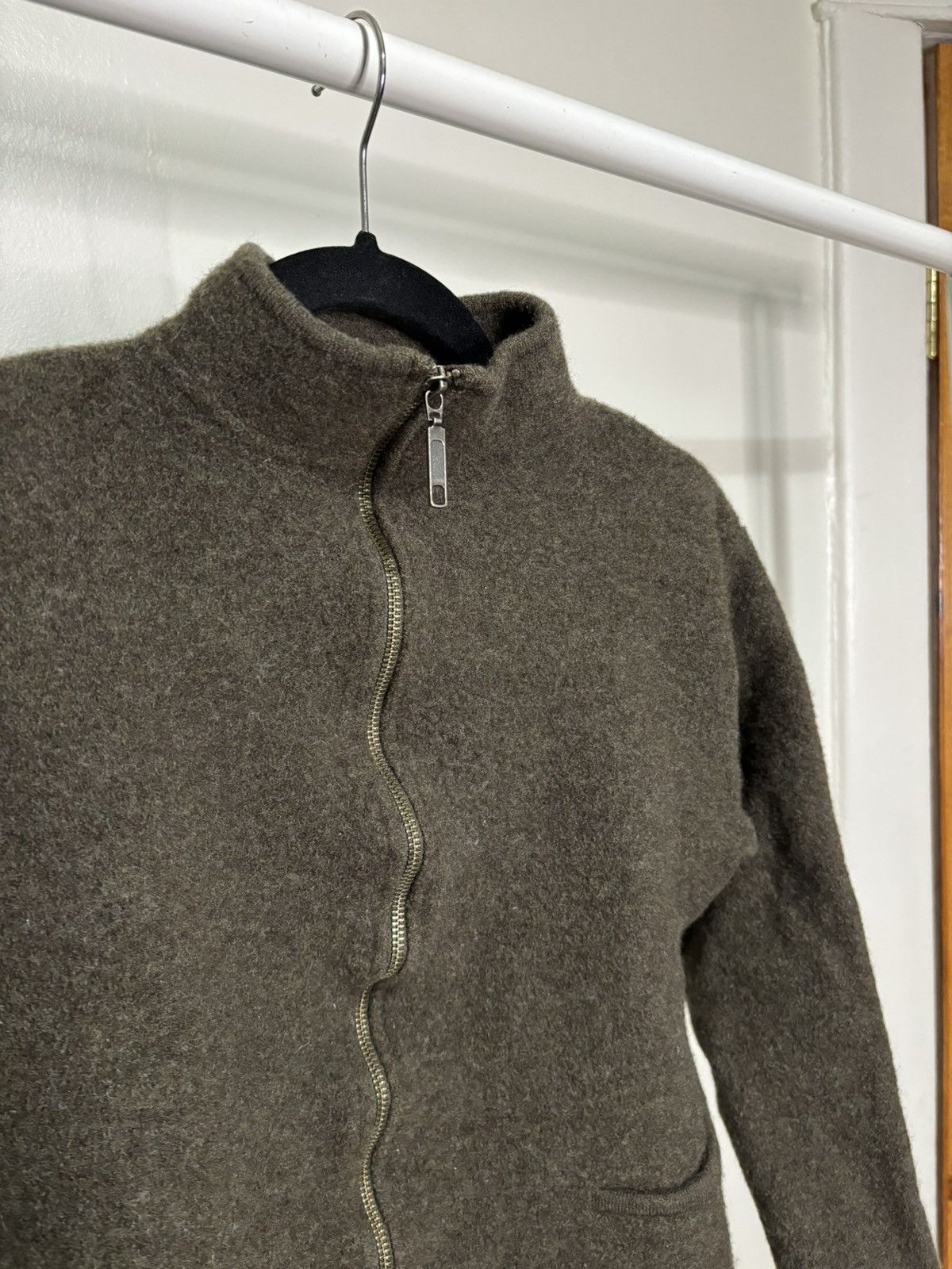 Vintage × Woolrich Woolen Mills Vintage 1990s Woolrich Khaki Green Wool Zip-Up Sweater Size XS / US 0-2 / IT 36-38 - 2 Thumbnail