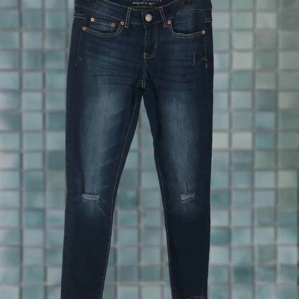 Vintage Aéropostale Jeans Skinny Denim 6 Short Woman Blue 28" Inseam 5-Pocket Regular Rise Jeans Womens Size 28" / US 6 / IT 42 - 1 Thumbnail