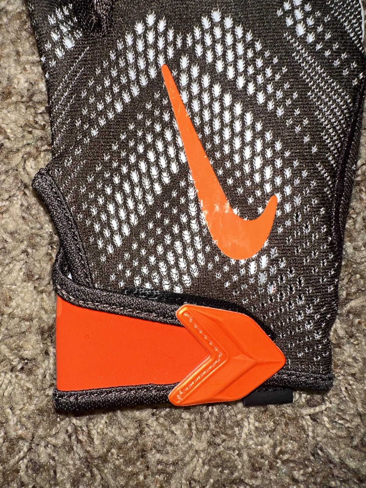 Nike Nike NFL Cleveland Browns Vapor Knit On Field Football Gloves Size ONE SIZE - 4 Thumbnail