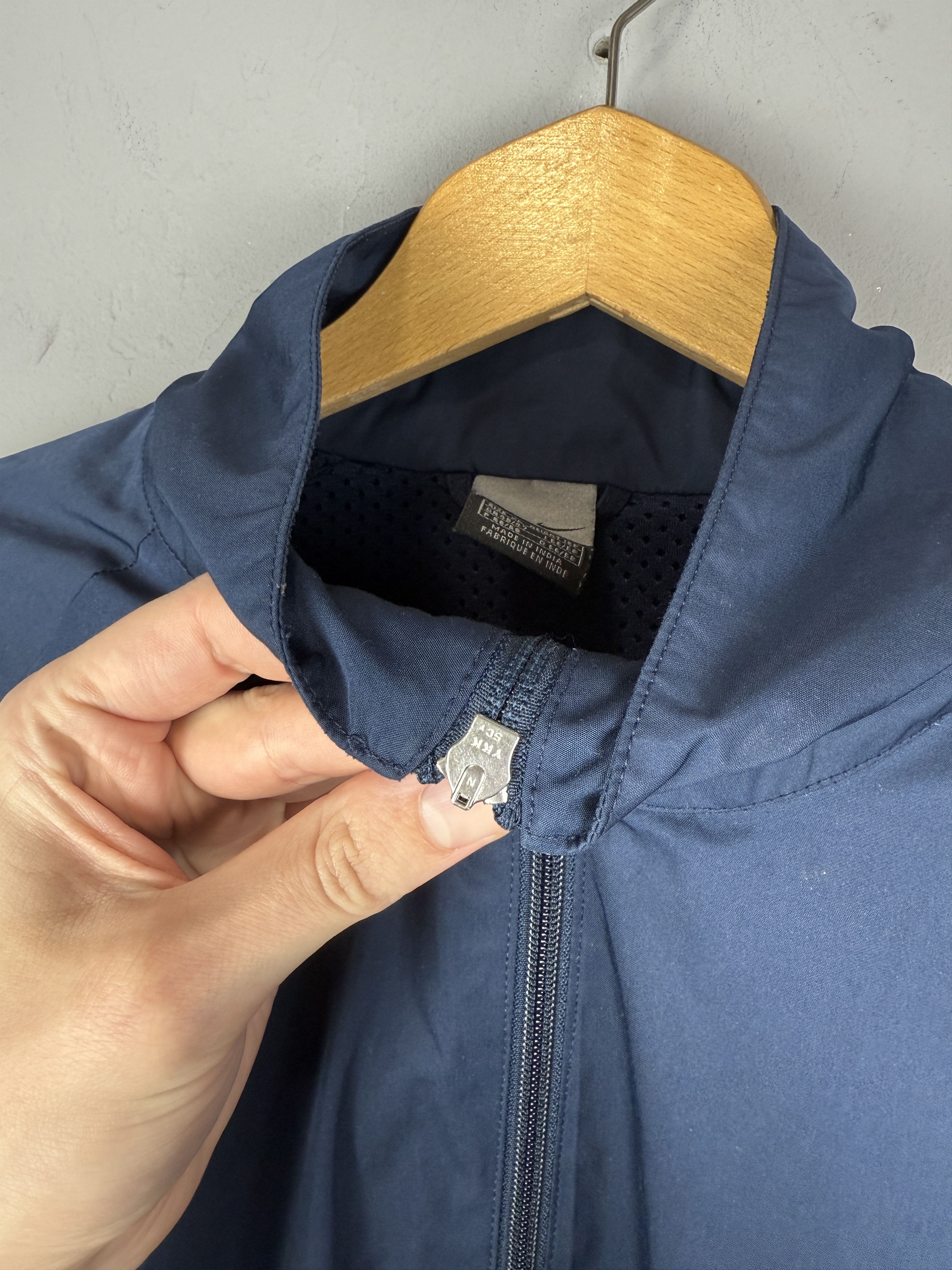 Nike × Vintage Nike Vintage FCB Jacket Navy Nylon Barcelona Windbreaker Size US XL / EU 56 / 4 - 8 Thumbnail