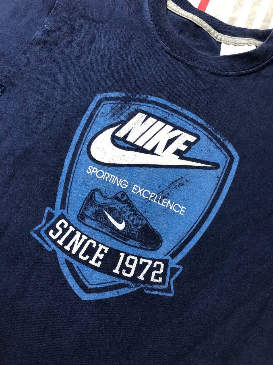 Nike × Vintage 90s Nike Central Swoosh Vintage Y2K Oversized Retro T-Shirt Size US S / EU 44-46 / 1 - 4 Thumbnail