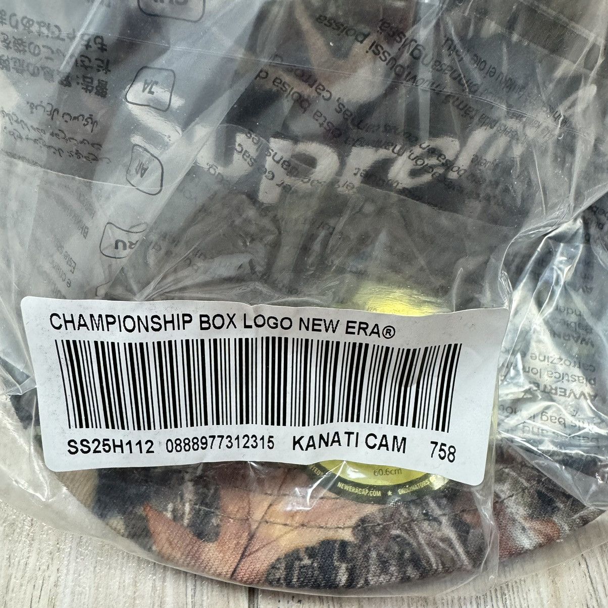 New Era × Supreme Supreme Championship Box Logo Fitted Hat Kanati Camo DS Size ONE SIZE - 6 Thumbnail