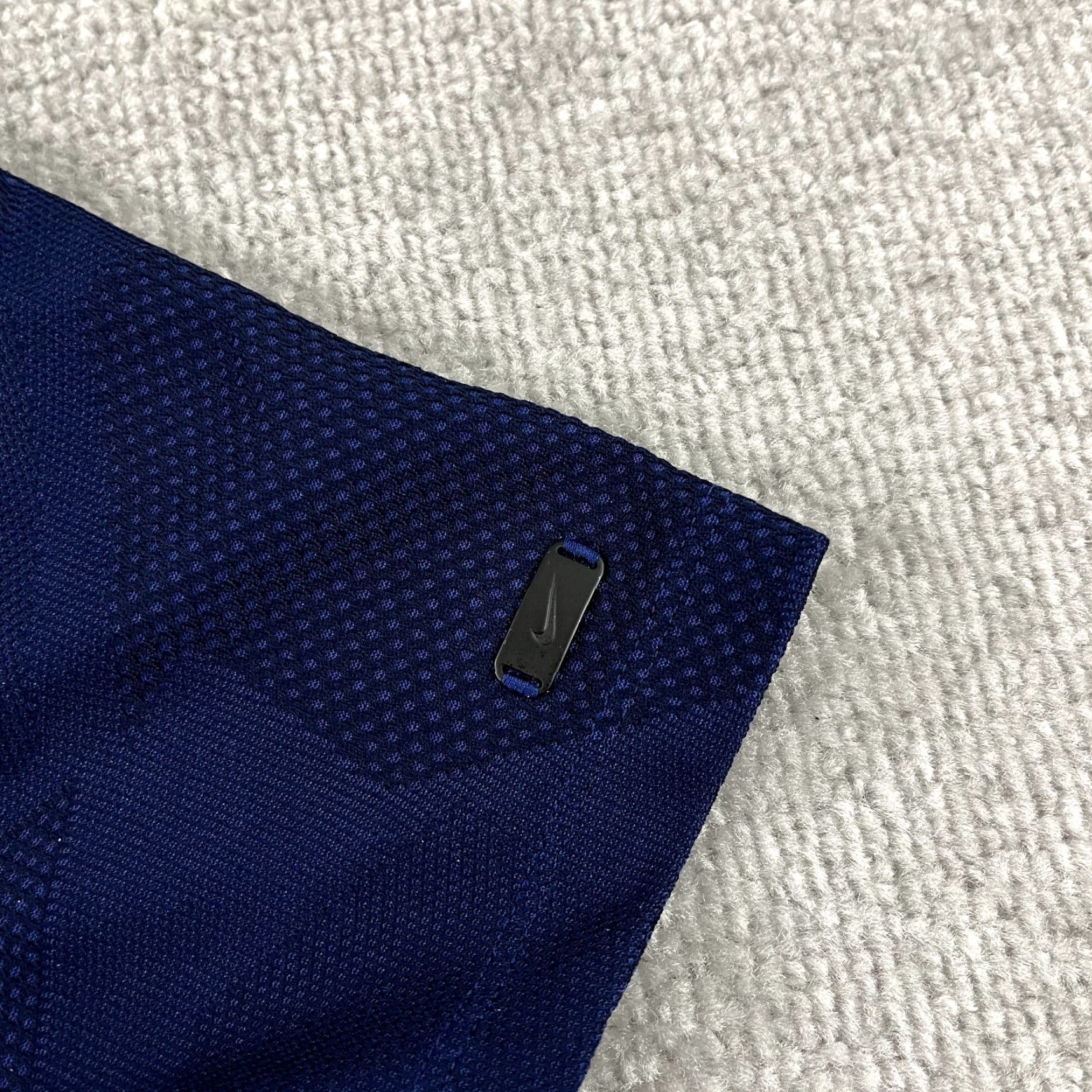 Nike VINTAGE Nike Tiger Woods Polo Shirt Mens Large Blue Geometric Snap Collar Golf S/S Size US L / EU 52-54 / 3 - 6 Thumbnail