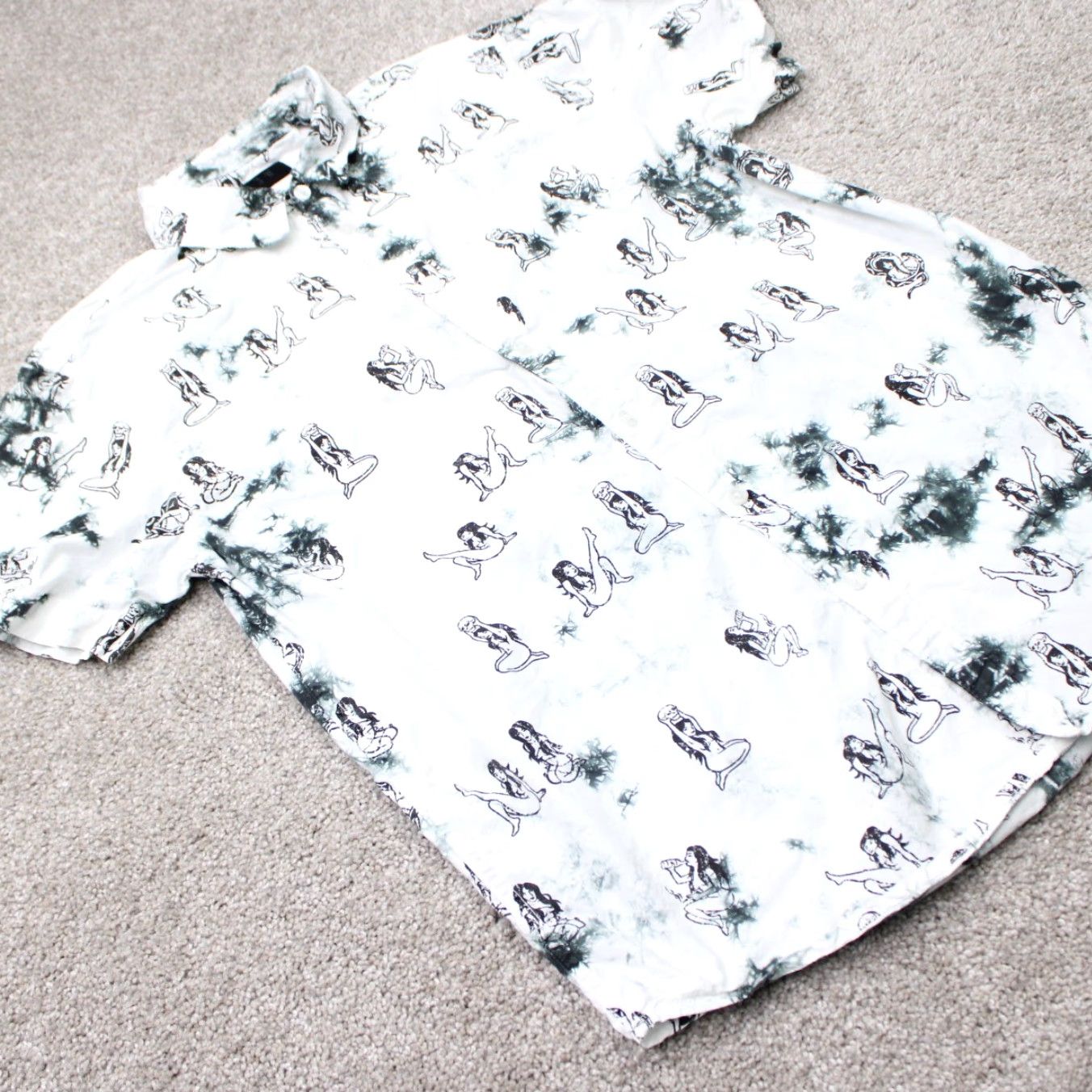 Krewe Krew Shirt Mens Small White/Black All Over Print Cotton S/S Button-Up Casual 90s Womens? Size S / US 4 / IT 40 - 7 Thumbnail