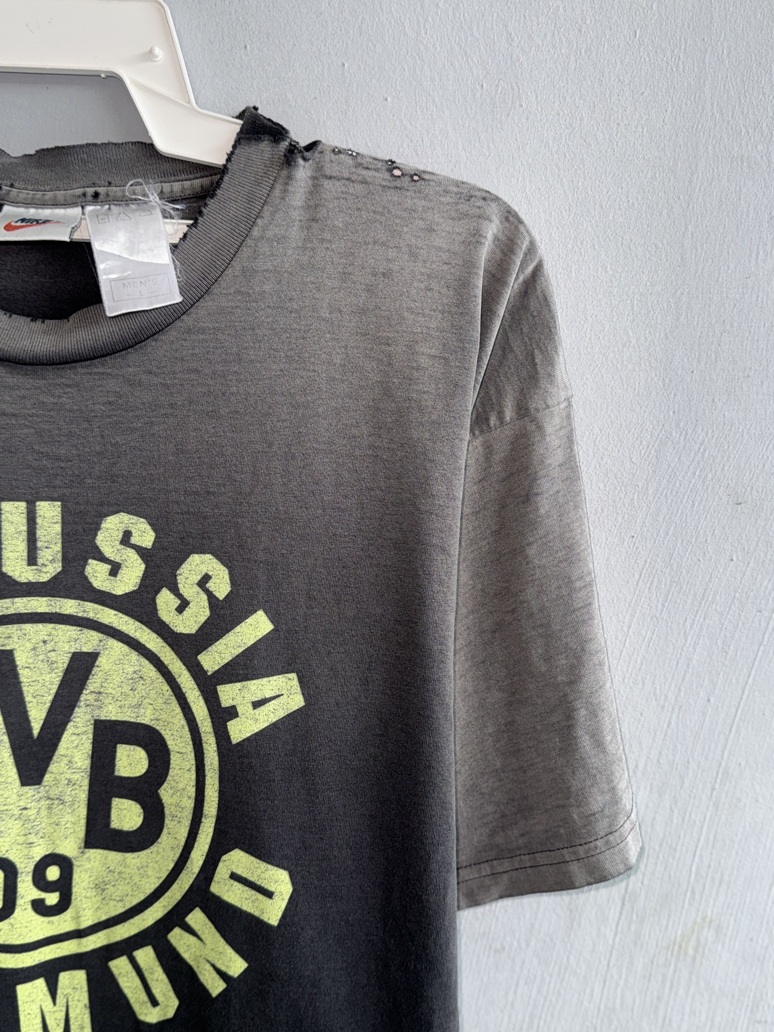 Nike Vintage​ Borussia Dortmund Nike T-Shirt Size US L / EU 52-54 / 3 - 3 Thumbnail
