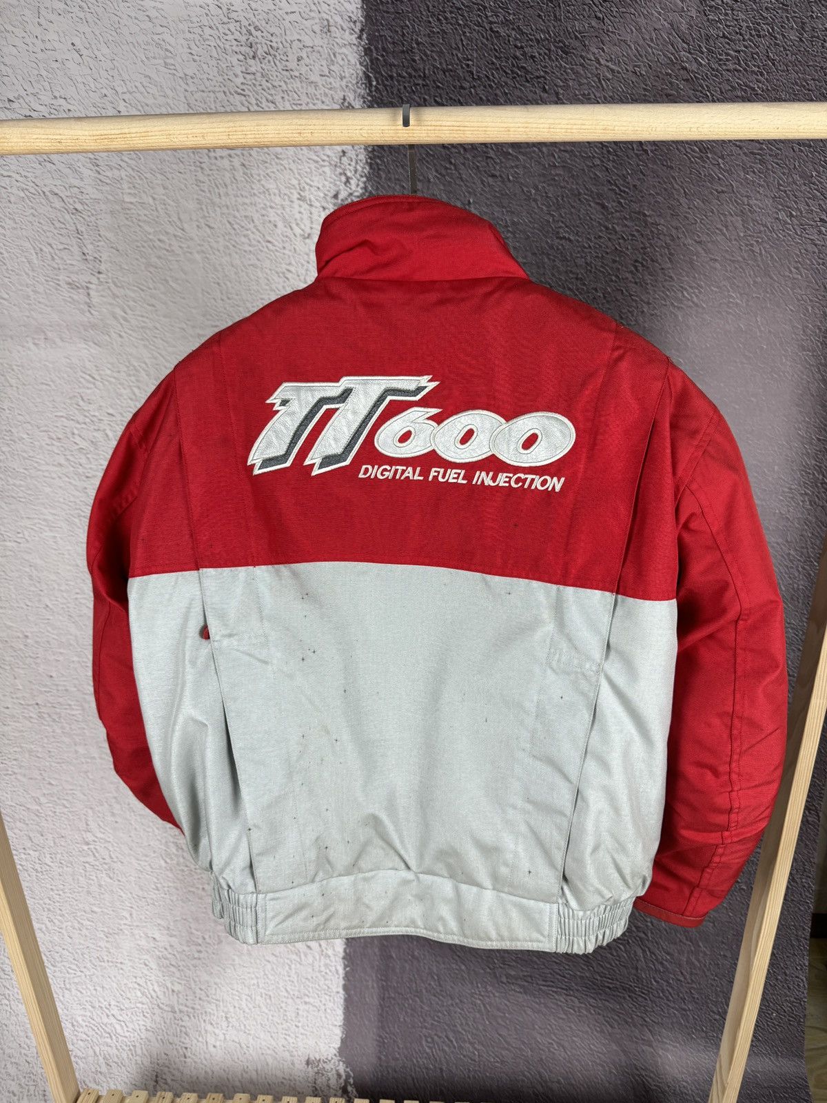 Vintage Triumph Motorcycles TT 600 vintage biker protection jacket Size US S / EU 44-46 / 1 - 3 Thumbnail