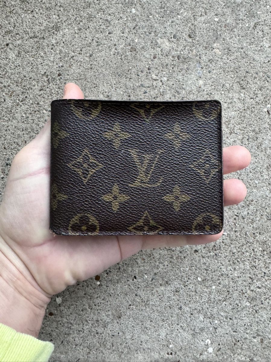 Louis Vuitton Vintage 🔥Louis Vuitton🔥Bifold wallet (Date Code CA0034) Size ONE SIZE - 2 Thumbnail
