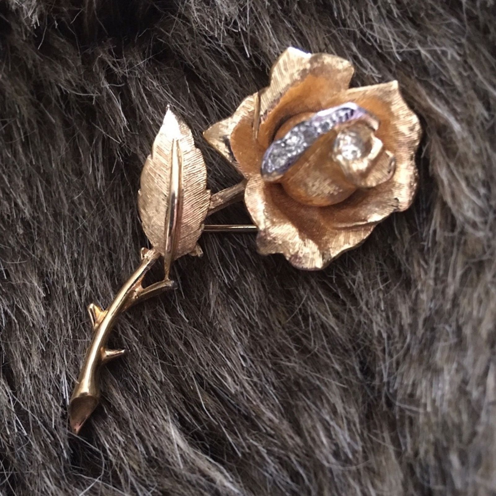 Vintage Vintage gold tone rhinestone accent rose brooch Size ONE SIZE - 1 Thumbnail