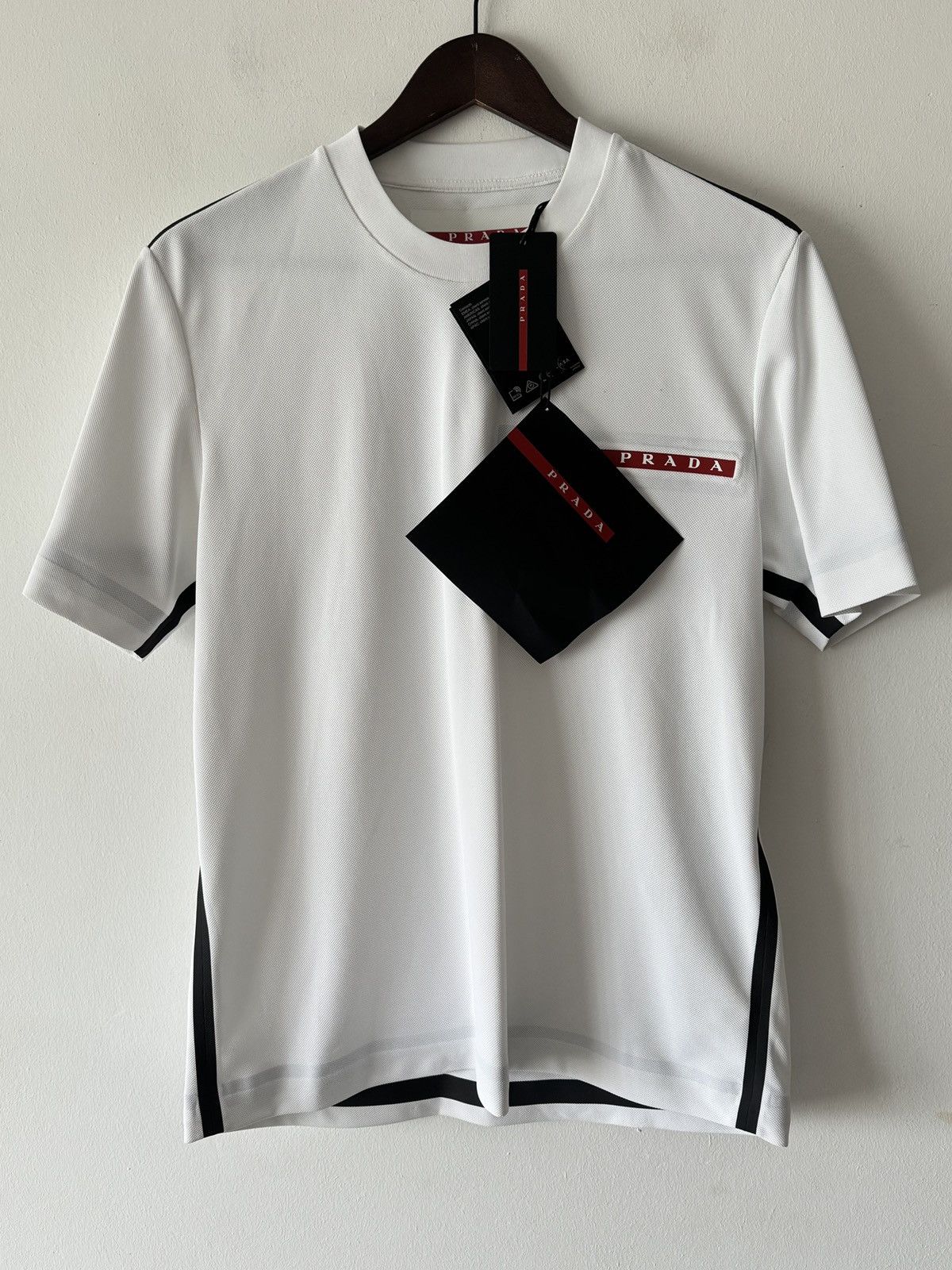 PRADA LINEA ROSSA プリント T-シャツ Prada 2022 Linea Rossa T-Shirt - White T-Shirts, Clothing