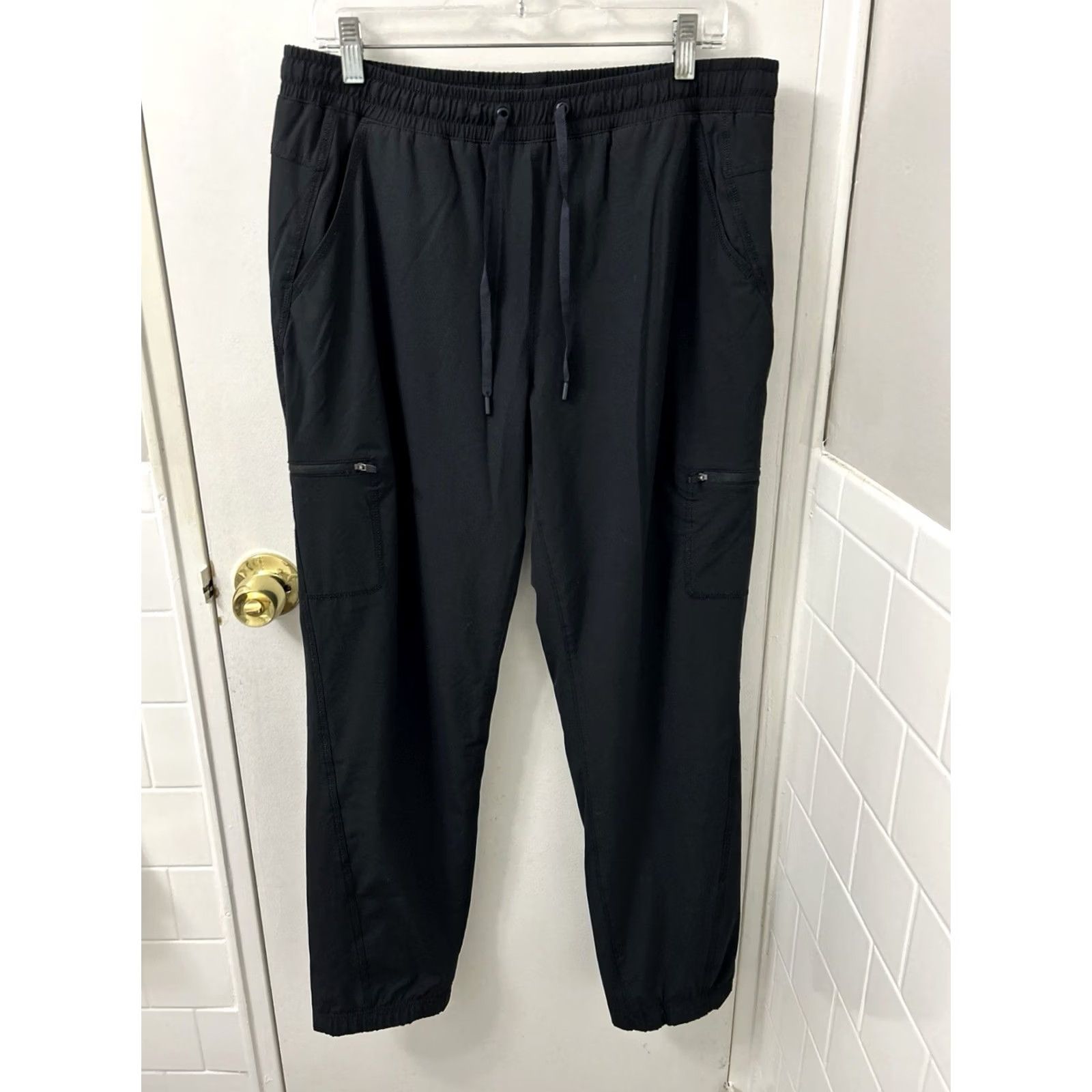 Eddie Bauer VINTAGE Eddie Bauer First Ascent Fleece Lined Joggers Womens 12x30 Black Cargo Pants Size 34" / US 12 / IT 48 - 2 Thumbnail