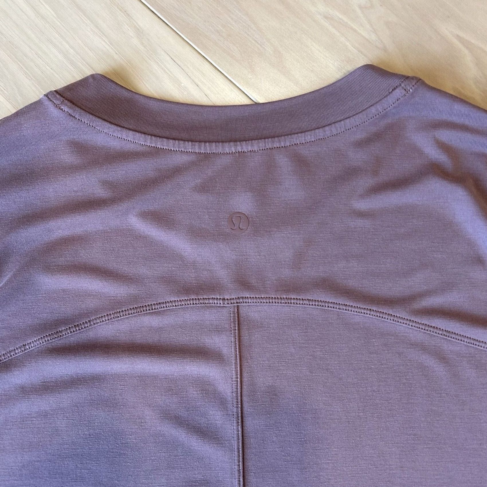Lululemon Lululemon Shirt Women’s 4 Side Cinch Crewneck Long Sleeve Size S / US 4 / IT 40 - 4 Thumbnail
