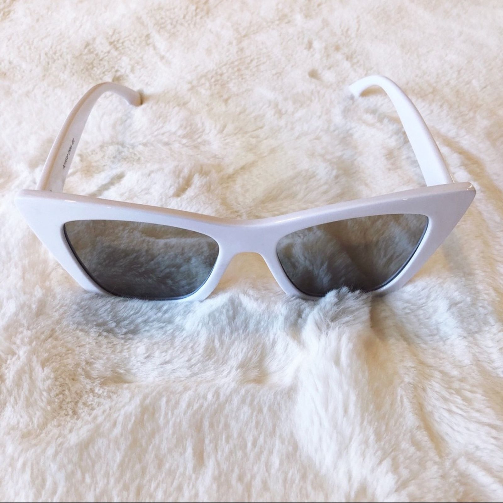 Other Kiara White Mirrored Full Rim Cat Eye Sunglasses Size ONE SIZE - 4 Thumbnail