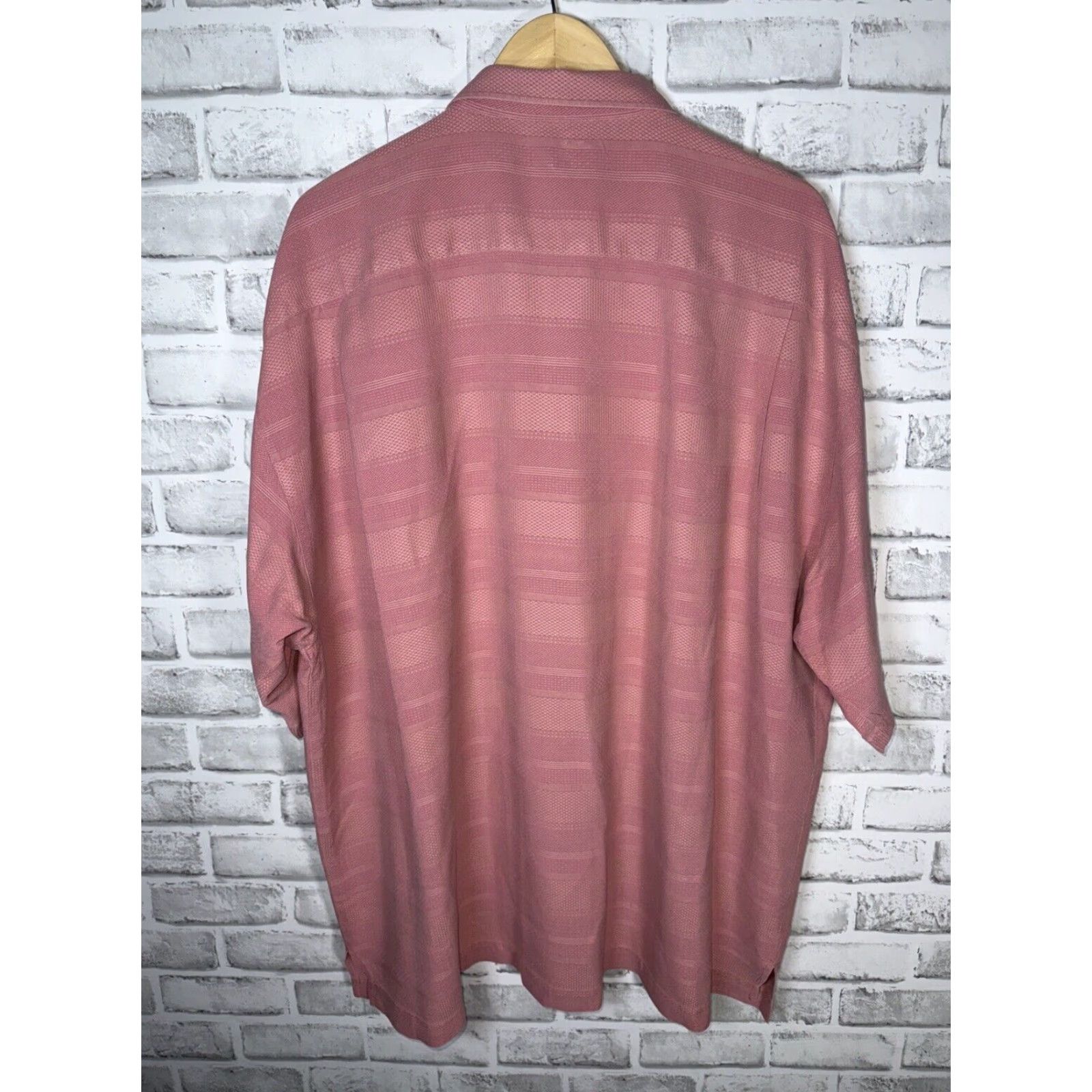Tommy Bahama VINTAGE Tommy Bahama Shirt Hawaiian Silk 2XL Pink Men Short Sleeve Button-Up Jamaica Bahamas Size US XXL / EU 58 / 5 - 6 Thumbnail