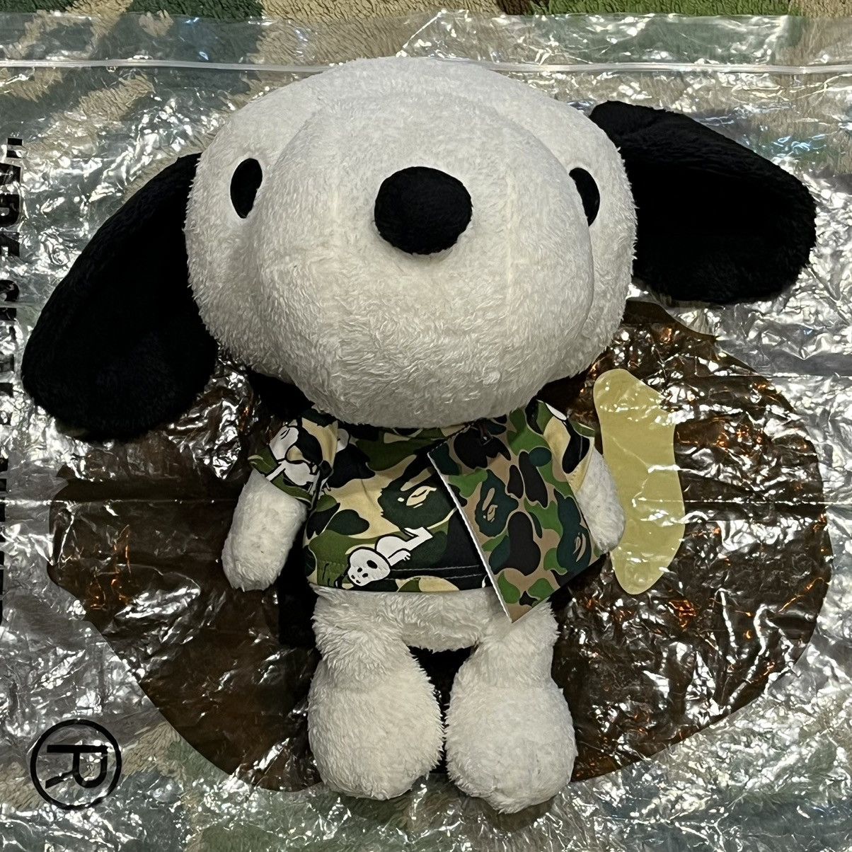 image of Bape x Peanuts Abc Camo Snoopy Plush (2013) in White, Men's