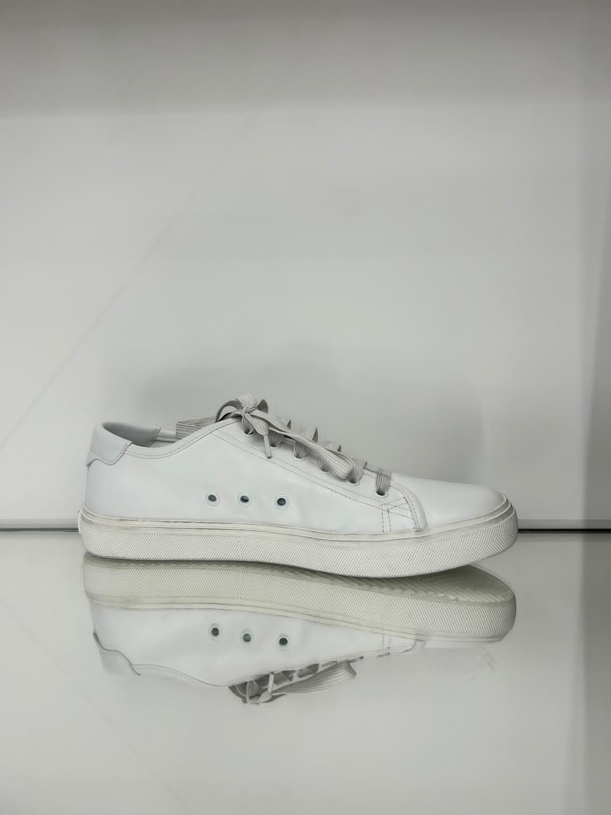 Saint Laurent Paris LOW-TOP laced sneakers with a used Size US 6 / EU 39 - 1 Thumbnail