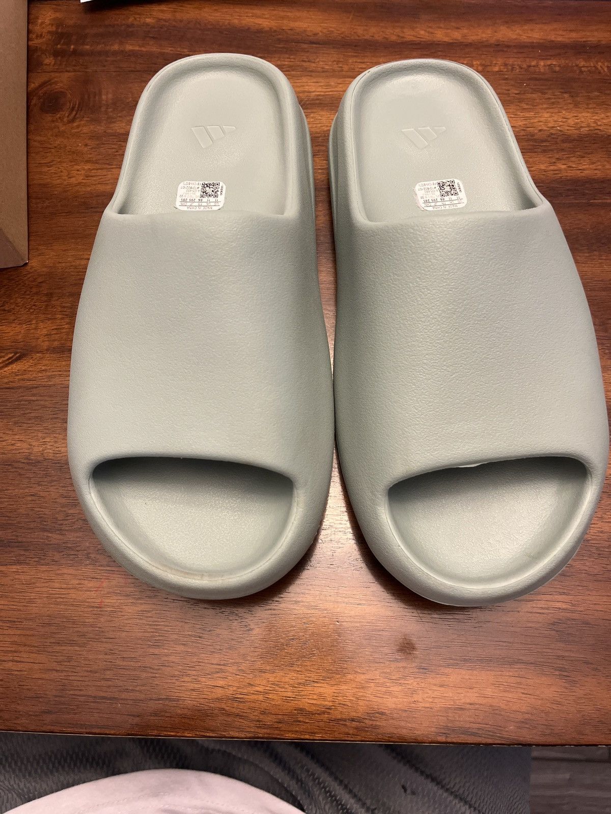 Adidas Yeezy Slide “Salt” Size US 11 / EU 44 - 3 Thumbnail