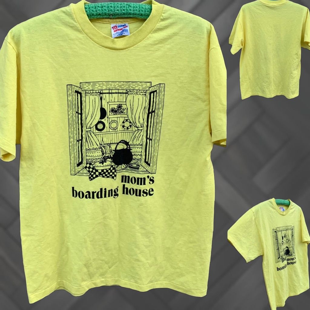 Hanes VINTAGE Hanes T-Shirt Graphic Print Crew Neck Short Sleeve Yellow L Men 80s 90s Retro Moms Boarding House Single Stitch Made in USA Size US L / EU 52-54 / 3 - 1 Thumbnail