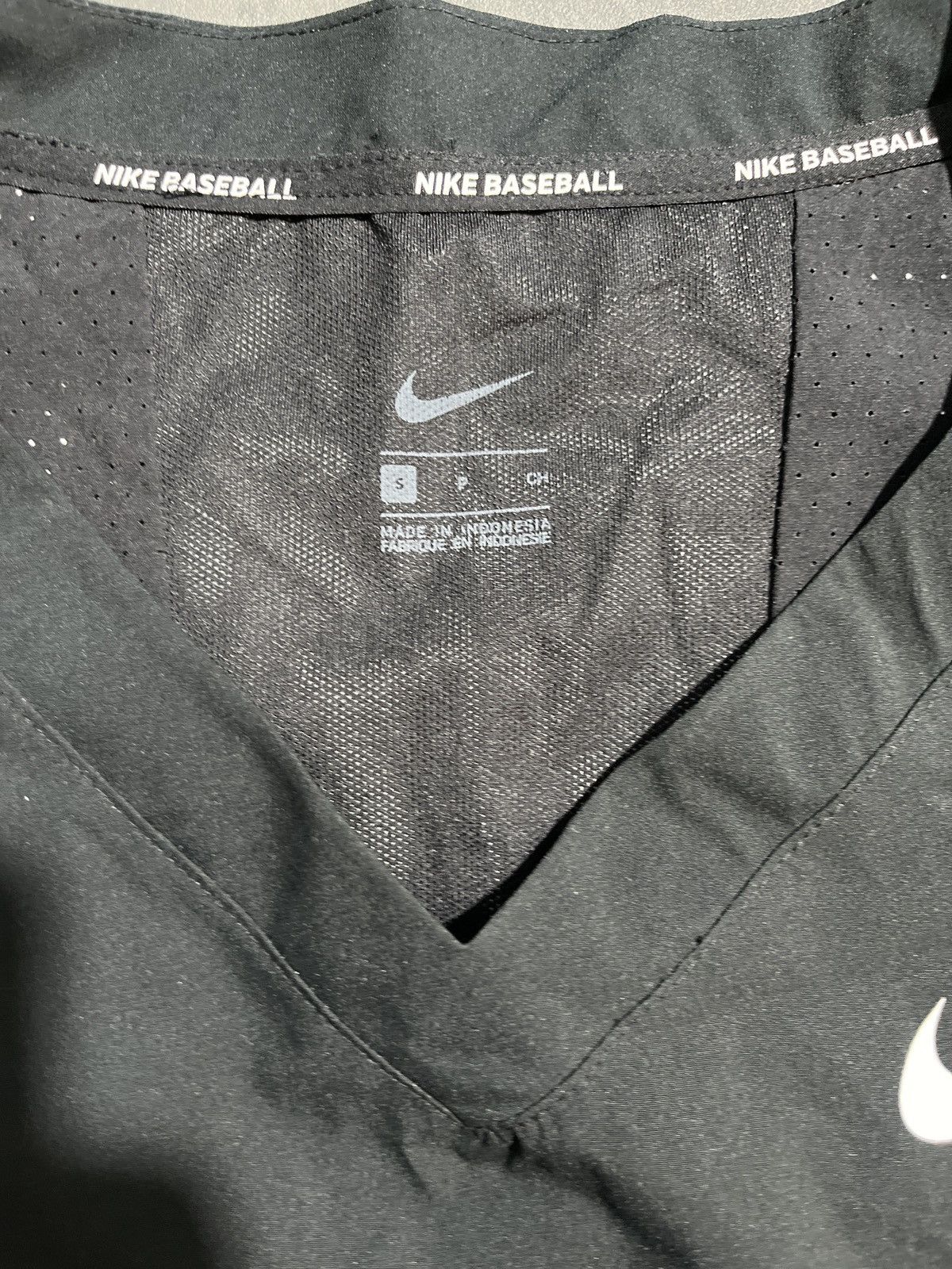 Nike Nike Baseball 3/4 Sleeve V-Neck Shirt – Men’s Size Small Size US S / EU 44-46 / 1 - 3 Thumbnail