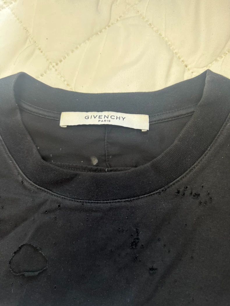 Givenchy Givenchy Big Destroyed Short-sleeve Black 2506-Nextarrow Size US XS / EU 42 / 0 - 3 Thumbnail