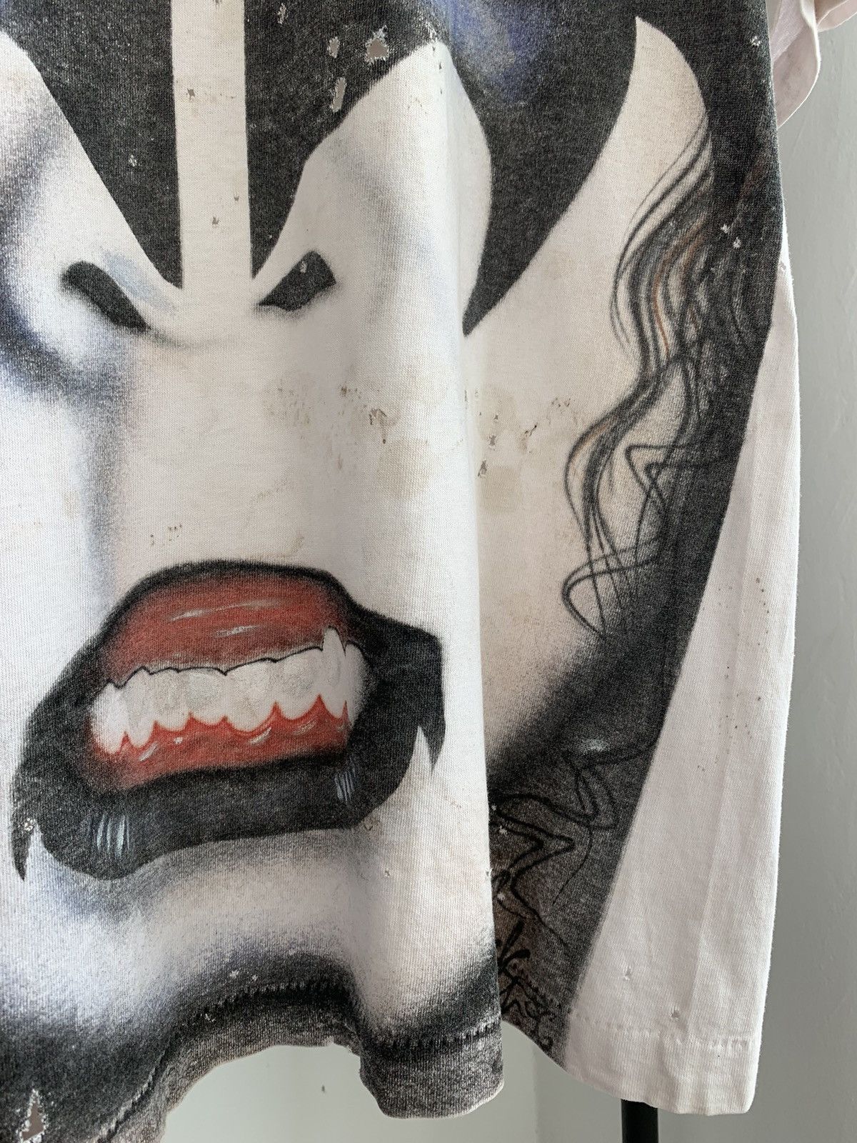 Band Tees Vintage 90’s Kiss Thrashed Fullprint Tshirt Size US L / EU 52-54 / 3 - 2 Thumbnail