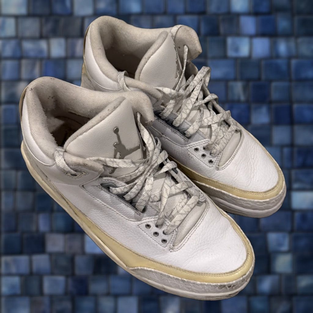 Jordan Brand VINTAGE Air Jordan 3 Retro Silver Anniversary Sneaker 11.5 Mens White/Metallic Silver Money Retro 2010 Size US 12 / EU 45 - 1 Thumbnail