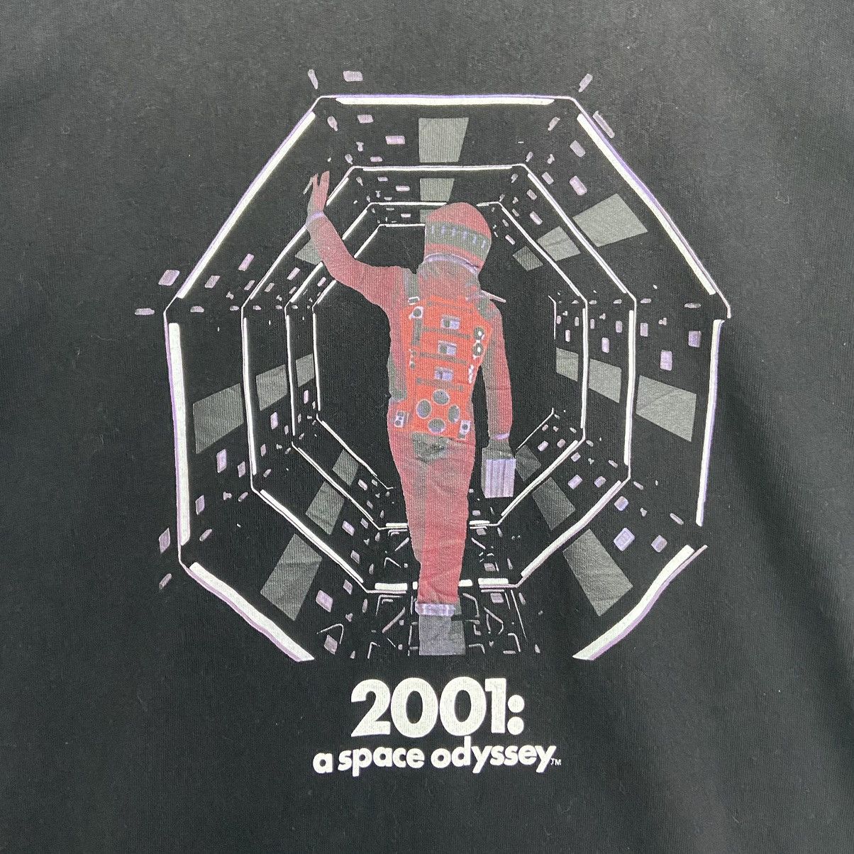 Vintage ‘Vintage 2001: a space odyssey Movie T-shirt Size US XL / EU 56 / 4 - 4 Thumbnail